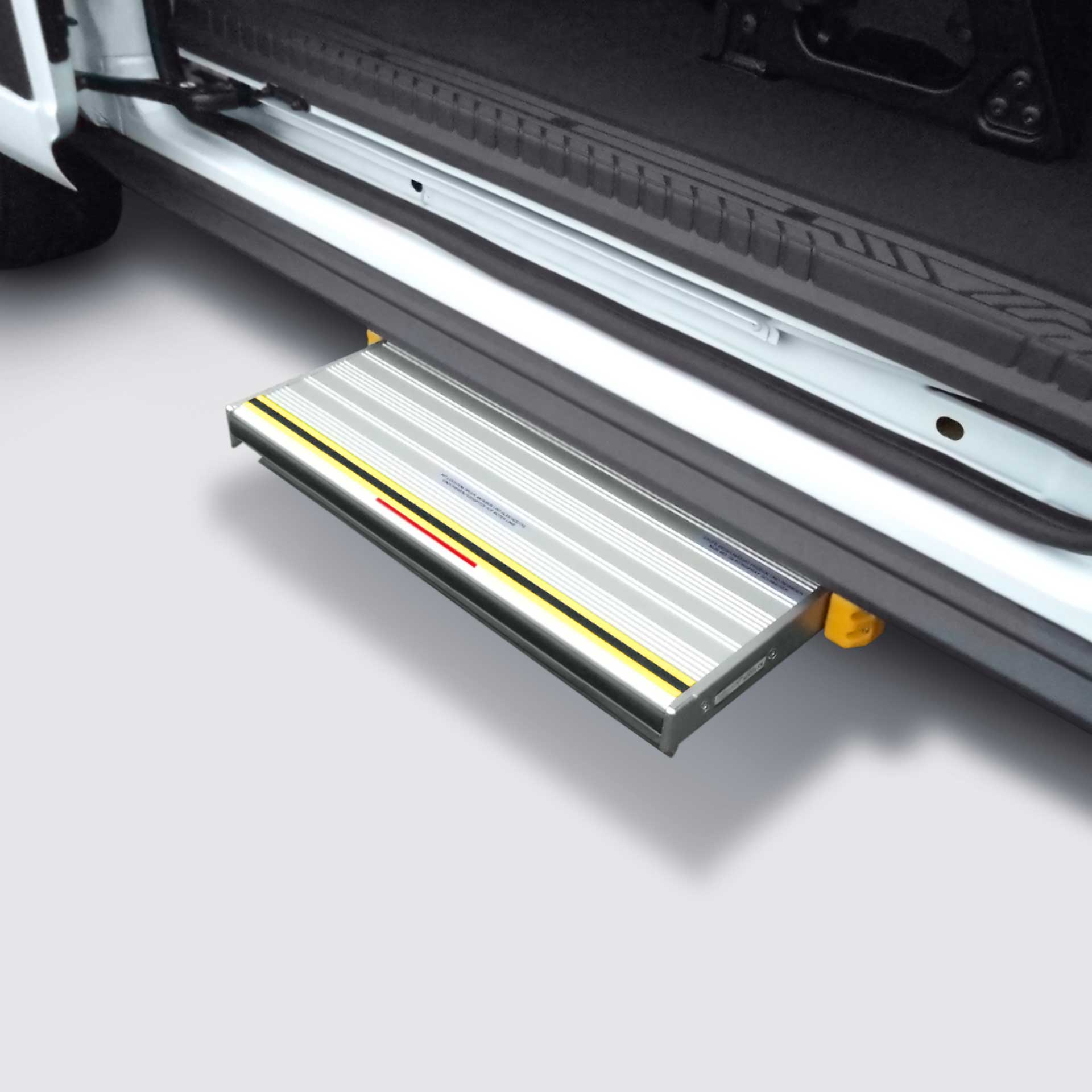 Serie-WM-Seitliche-manuelle-Kassettenstufe-von-AlphaDynamik Serie WM | Seitliche manuelle Kassettenstufe, 450mm, Beifahrertür - Für diverse Fahrzeugtypen geeig