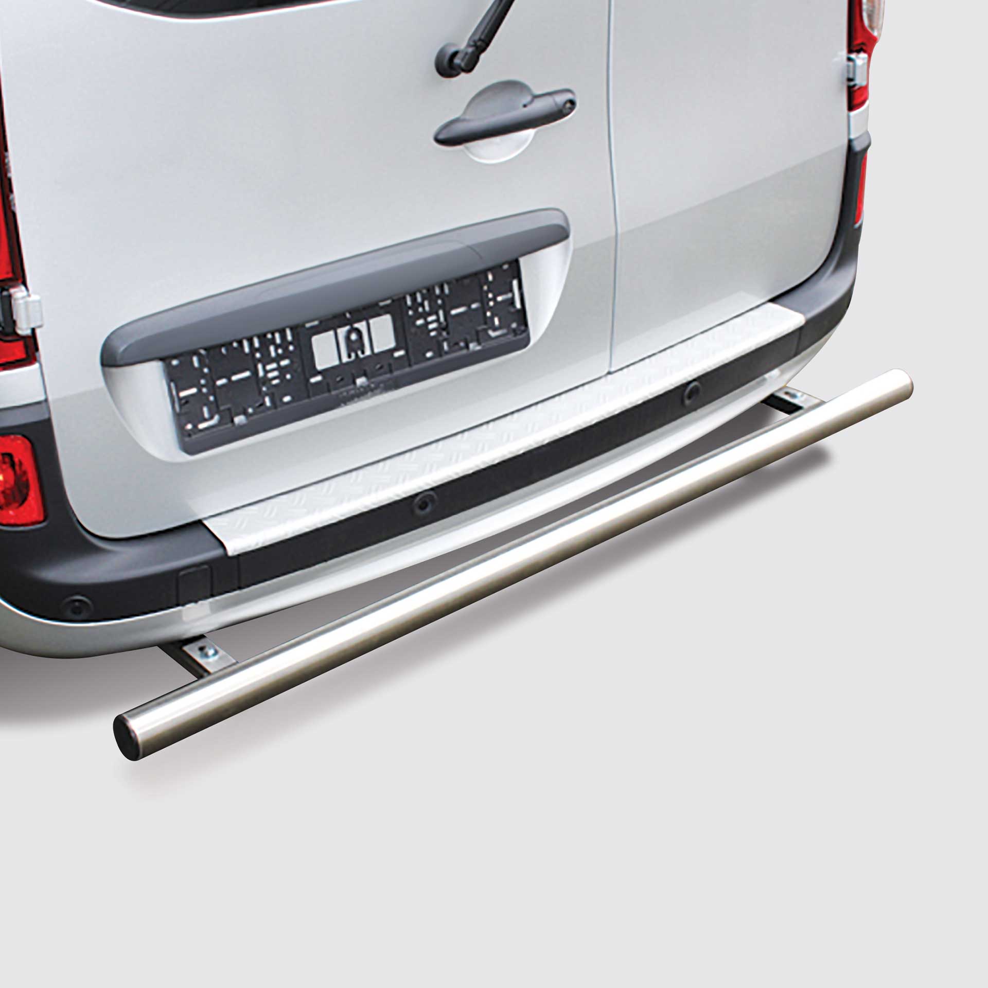 Heckschutzrohre aus Edelstahl, Fiorino/Nemo/Bipper. Serie Montana von AlphaDynamik