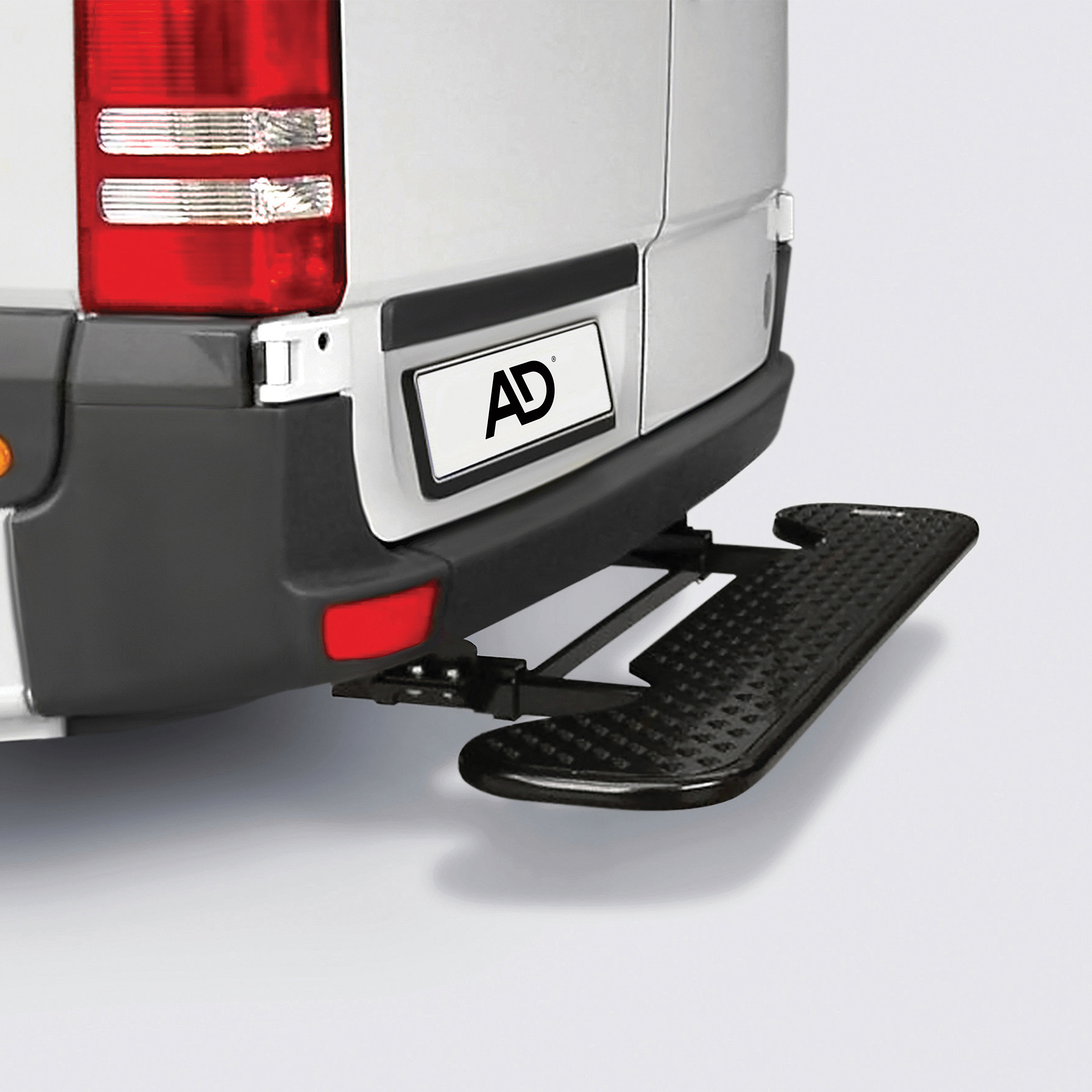 Serie HQ | Einschiebbare Hecktrittstufe, mittig - Movano/Master/NV400 2010- Heckantrieb Serie HQ | Einschiebbare Hecktrittstufe, mittig - Movano/Master/NV400 2010- Heckantrieb