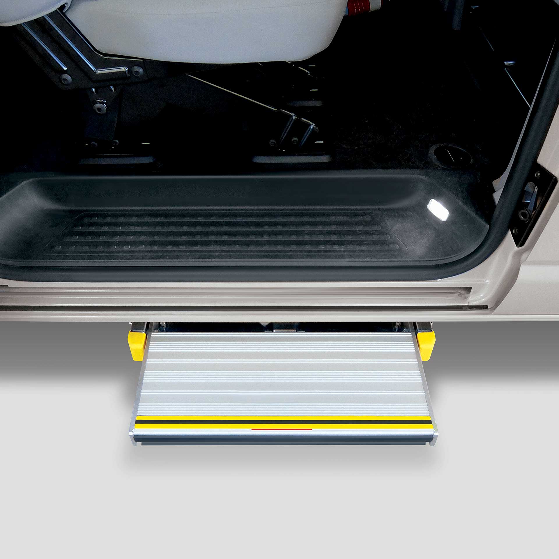 Serie-WM-Seitliche-manuelle-Kassettenstufe-Ausgefahren-von-AlphaDynamik