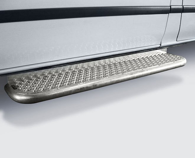 Starre Trittstufe für Ford Custom & Ford Transit – Montagezeit halbiert, Serie ST by AlphaDynamik Starre Trittstufe für Ford Custom & Ford Transit – Montagezeit halbiert, Serie ST by AlphaDynamik