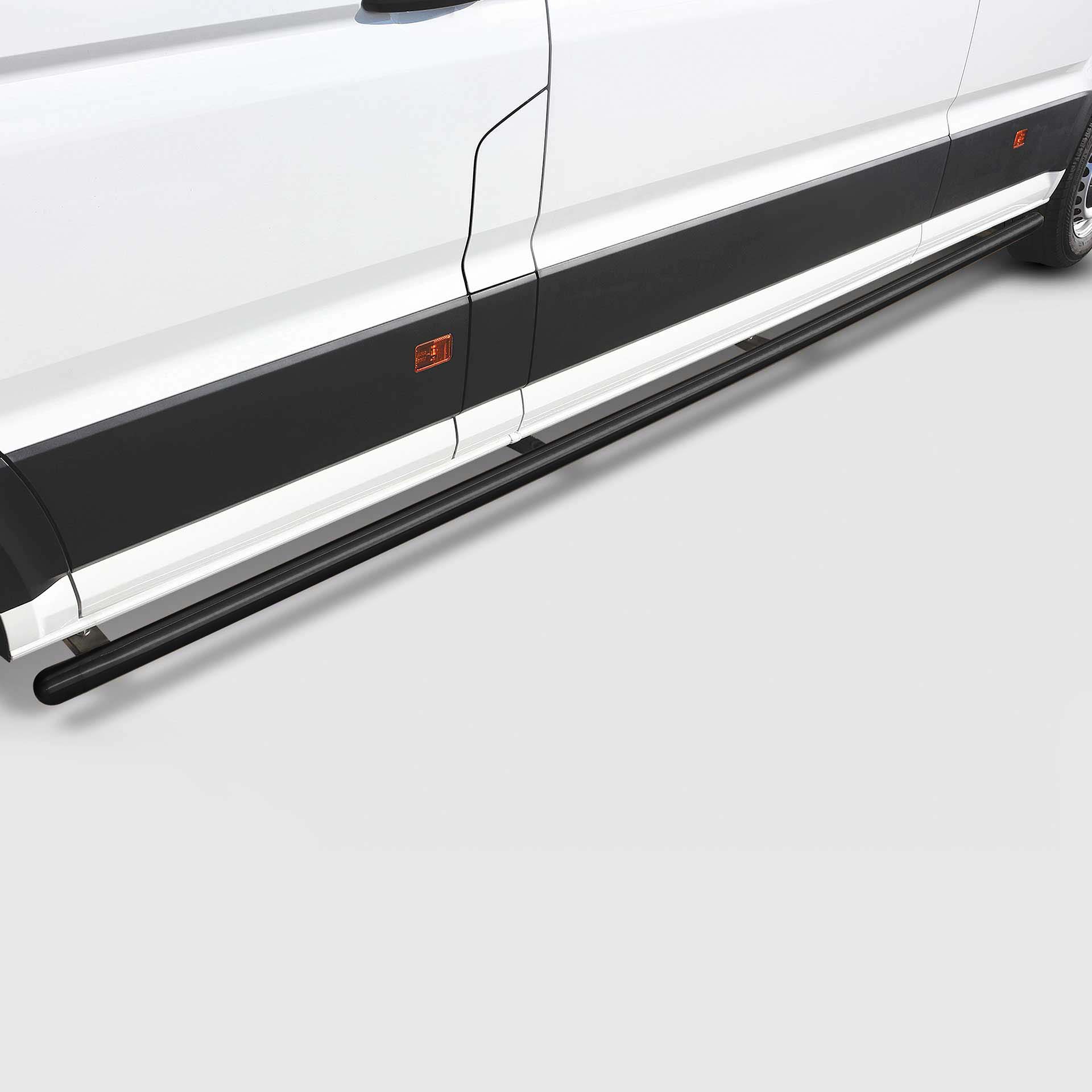 Serie Arizona | Seitenschwellerschutzrohre aus Edelstahl schwarz - Ducato/Jumper/Boxer 2014- (4035 mm Radstand)