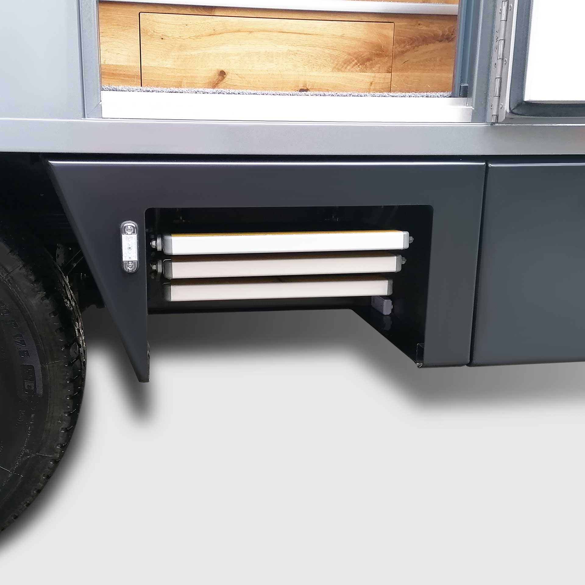 Elektrische Mehrfach Trittstufe für Van eingeklappt. Serie E2 Van Stufe von AlphaDynamik, Tragkraft, Abmessungen