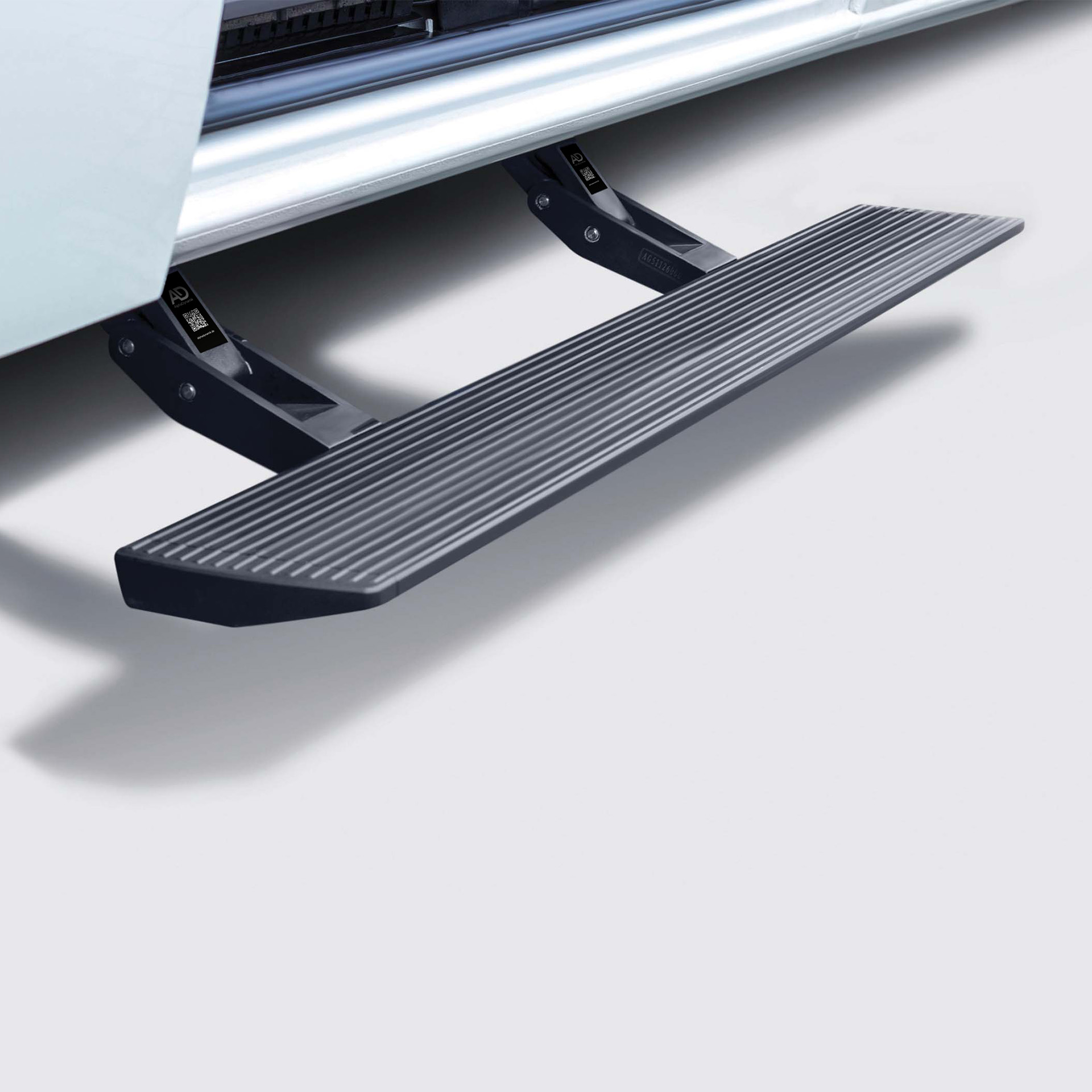 Serie ETB | Seitliche Schwenk-Trittstufe elektrisch, 1200mm - Renault Master 4 (XDD) L2 ab 2024 /Nissan Interstar