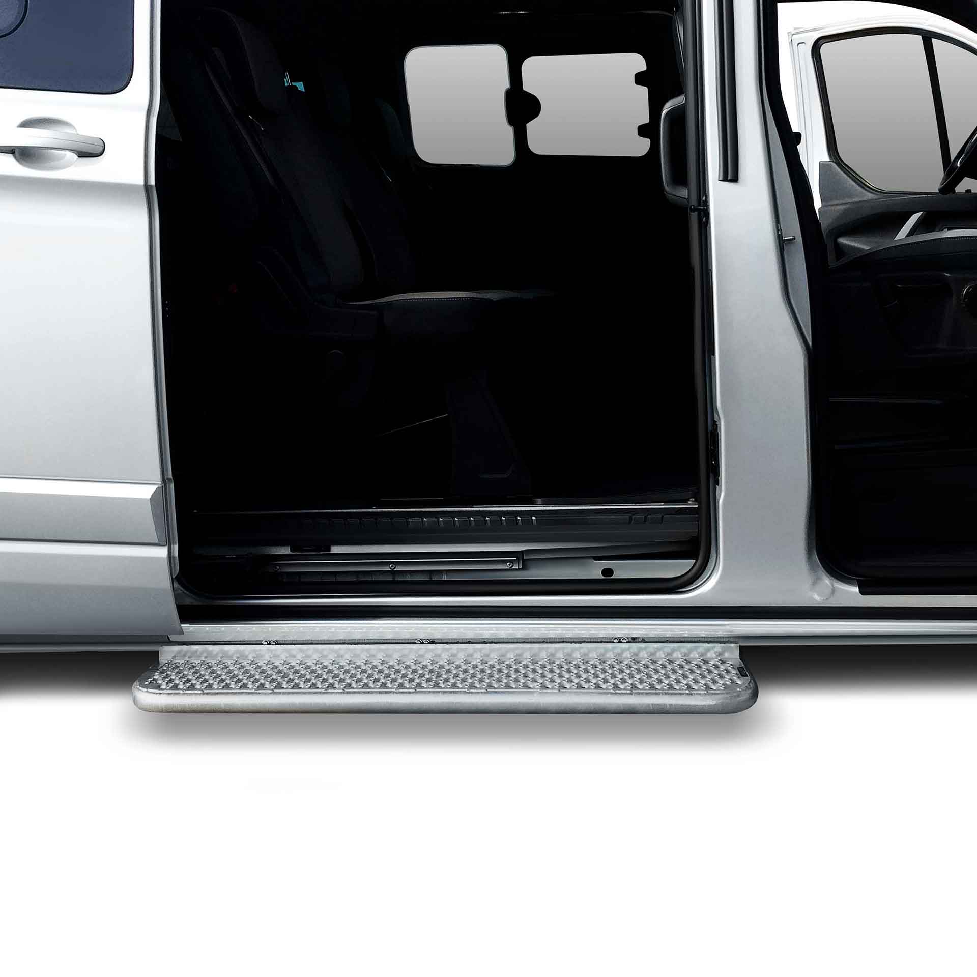 Van Seitliche starre Trittstufe, Montagezeit halbiert, Fahrzeugspezifische Halter, Offene Struktur verhindert Ablagerungen von Wasser, Schnee und Schmutz. Serie ST step