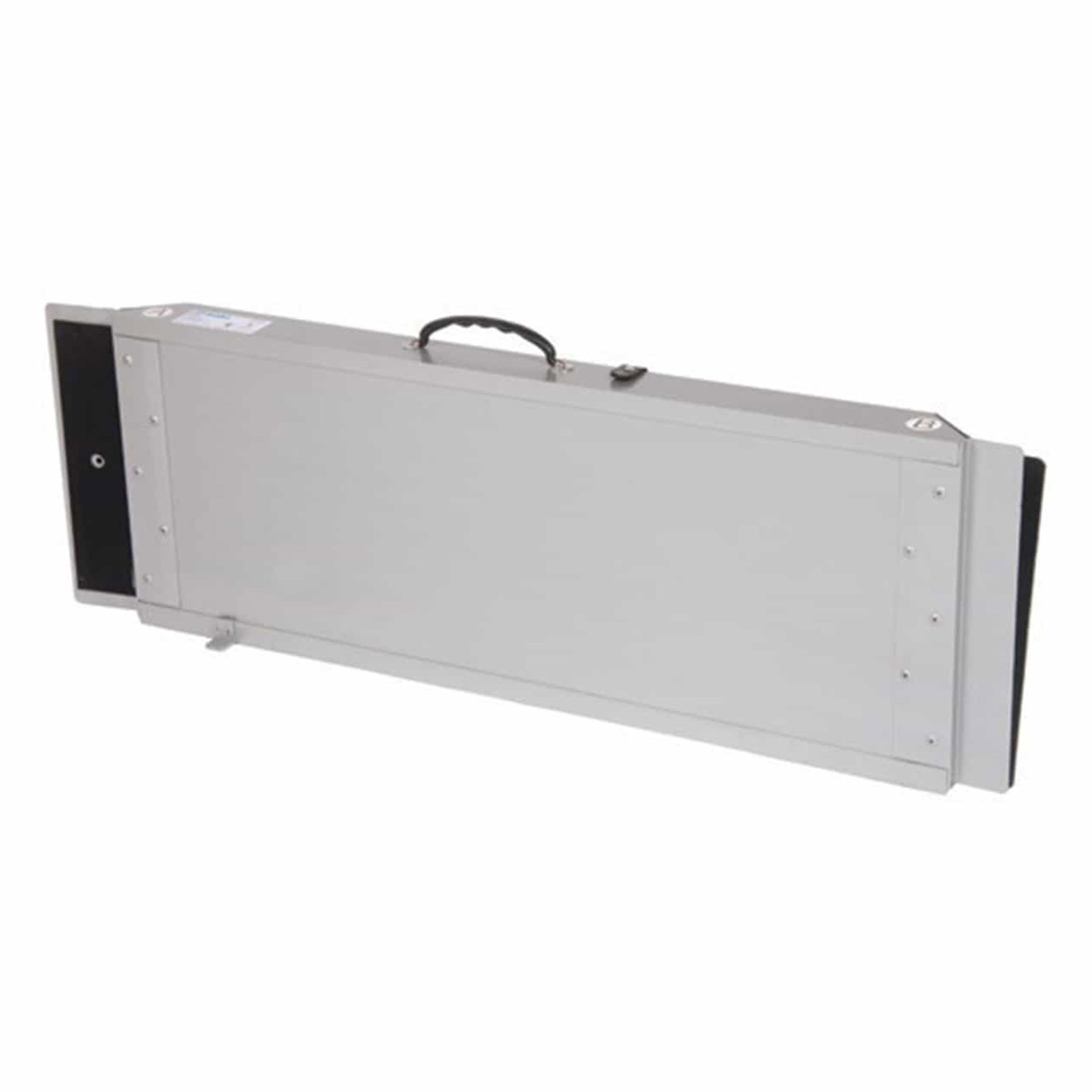 Rollstuhlrampen, Mobile Kofferrampe mit Antirutschbelag, Serie-SFM von AlphaDynamik